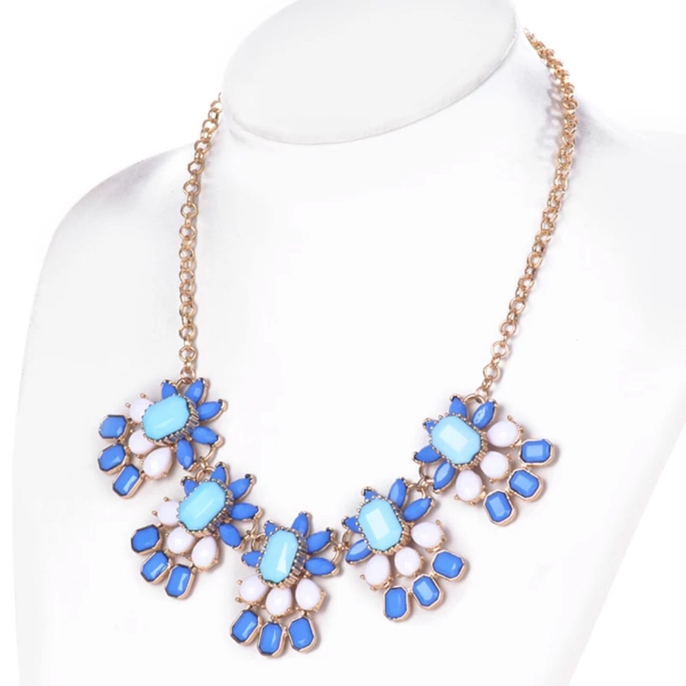 Boutique Statement Necklace - Picture 2 of 3
